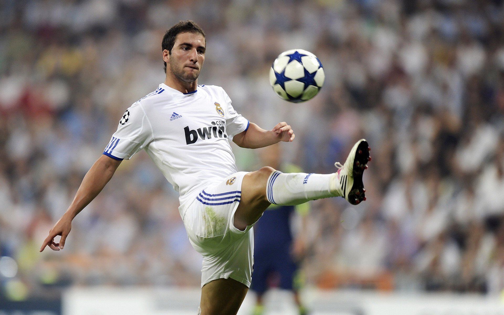 马竞战术调整显成效,连续获胜稳固欧战资格,马竞 战术